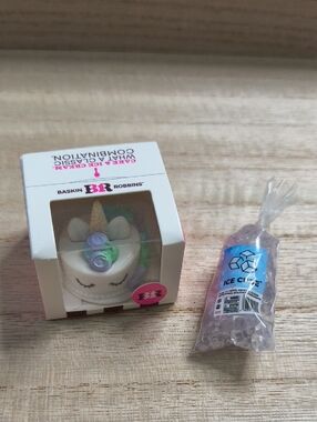 Zuru Mini Brands Baskin Robbins Unicorn Ice Cream  Cake and Bag Of Ice